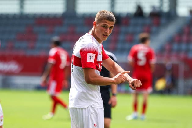 Jubel zum Tor zum 0:2 durch Enis Redzepi (VfB Stuttgart U19, 11), GER, FC Bayern Muenchen U19 vs. VfB Stuttgart U19, Fussball, U19 DFB-Nachwuchsliga, Gruppe D, 3. Spieltag, Saison 2026 2027, 19.08.2026, DFL DFB REGULATIONS PROHIBIT ANY USE OF PHOTOGRAPHS as IMAGE SEQUENCES and or QUASI-VIDEO, GER, FC Bayern Muenchen U19 vs. VfB Stuttgart U19, Fussball, U19 DFB-Nachwuchsliga, Gruppe D, 3. Spieltag, Saison 2026 2027, 19.08.2026 Muenchen *** Celebration following Enis Redzepi s goal to make it 0–2, VfB Stuttgart U19, 11, GER, FC Bayern Munich U19 vs. VfB Stuttgart U19, Soccer, U19 DFB Youth League, Group D, Matchday 3, 2026–2027 season, August 19, 2026, DFL and DFB regulations prohibit any use of photographs as image sequences and or quasi-video, GER, FC Bayern Munich U19 vs. VfB Stuttgart U19, Soccer, U19 DFB Youth League, Group D, Matchday 3, 2026–2027 Season, August 19, 2026, Munich Copyright: xEibner-Pressefoto JennixMaulx EP_JML