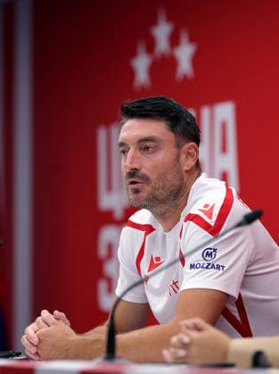 Crvena Zvezda v Viktoria Plzen, UEFA Europa League, play-offs, 1st leg Season 2026 2027 Belgrade, Serbia. 19th August, 2026. Crvena Zvezda s head coach Albert Riera prior to the UEFA Europa League, play-offs, 1st leg football match between Crvena Zvezda (Red Star) and Viktoria Plzen at the Rajko Mitic Stadium on August 19, 2026 in Belgrade, Serbia. Belgrade Serbia Copyright: xPedjaxMilosavljevicx x