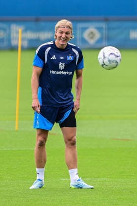 Neuzugang Sebastiaan Bornauw ( HSV ) Deutschland , Hamburg , Volksparkstadion Trainingsgelände , Fussball , 1. Bundesliga , Training des Hamburger SV *** New Signing Sebastiaan Bornauw, HSV Germany, Hamburg, Volksparkstadion Training Facility, Soccer, Bundesliga 1, Hamburger SV Training