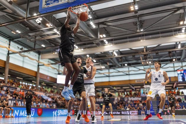 Tajh Green (Braunschweig, 55), Gian Aydinoglu (Braunschweig, 4), Borisa Simanic (MBC, 22), Vuk Radojicic (MBC, 4), Syntainics MBC vs. Basketball Löwen Braunschweig, Testspiel, Saisonvorbereitung, Basketball, Bundesliga, Maenner, Saison 2026 27, 19.08.2026. Weißenfels Stadthalle Sachsen-Anhalt Deutschland *** Tajh Green Braunschweig, 55, Gian Aydinoglu Braunschweig, 4, Borisa Simanic MBC, 22, Vuk Radojicic MBC, 4, Syntainics MBC vs. Basketball Löwen Braunschweig, Exhibition Game, Preseason, Basketball, Bundesliga, Men, 2026–27 Season, August 19, 2026, Weißenfels Stadthalle, Saxony-Anhalt, Germany