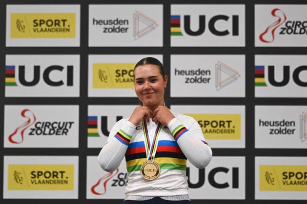 2026 UCI Junior Track World Championships Picture by Mathew Wells SWpix.com - 19 08 2026 - Cycling - 2026 UCI Junior Track World Championships - Heusden-Zolder, Flanders, Belgium - Women Scratch Race Final - Emma Louise Jimenez Palos of United States wins the Gold Medal Copyright: x xSWpix.comx(t axPhotographyxHubxLtd)xMathewxWells SWpix.comx SWP-3030-18232