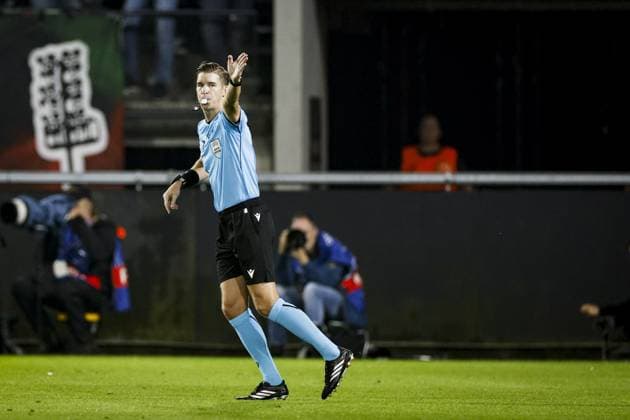 NIJMEGEN - Referee Francois Letexier during the Champions League play-offs between NEC and FK Bodo Glimt at De Goffert on August 18, 2026 in Nijmegen, the Netherlands. BART STOUTJESDIJK ANP xVIxANPxSportx xxANPxIVx 565831366 originalFilename: 565831366.jpg