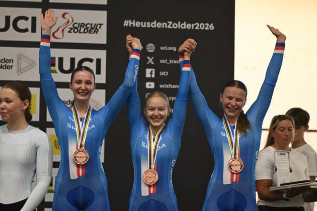 2026 UCI Junior Track World Championships Picture by Mathew Wells SWpix.com - 19 08 2026 - Cycling - 2026 UCI Junior Track World Championships - Heusden-Zolder, Flanders, Belgium - Women™s Team Sprint - Ema BeneÅ¡ova, KristÃ½na KÅ™upalova, Emilie JaroÅ¡ova of Czechia receive the Bronze Medal Copyright: x xSWpix.comx(t axPhotographyxHubxLtd)xMathewxWells SWpix.comx SWP-3030-18278