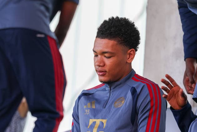 Leonard Prescott (FC Bayern Muenchen Amateure) auf der Tribuene, GER, FC Bayern Muenchen U19 vs. VfB Stuttgart U19, Fussball, U19 DFB-Nachwuchsliga, Gruppe D, 3. Spieltag, Saison 2026 2027, 19.08.2026, DFL DFB REGULATIONS PROHIBIT ANY USE OF PHOTOGRAPHS as IMAGE SEQUENCES and or QUASI-VIDEO, GER, FC Bayern Muenchen U19 vs. VfB Stuttgart U19, Fussball, U19 DFB-Nachwuchsliga, Gruppe D, 3. Spieltag, Saison 2026 2027, 19.08.2026 Muenchen *** Leonard Prescott, FC Bayern Munich Amateurs in the stands, GER, FC Bayern Munich U19 vs. VfB Stuttgart U19, Soccer, DFB U19 Youth League, Group D, Matchday 3, 2026–2027 Season, August 19, 2026, DFL and DFB regulations prohibit any use of photographs as image sequences and or quasi-video, GER, FC Bayern Munich U19 vs. VfB Stuttgart U19, Soccer, U19 DFB Youth League, Group D, Matchday 3, 2026–2027 Season, August 19, 2026, Munich Copyright: xEibner-Pressefoto JennixMaulx EP_JML