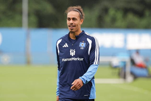 2026.08.19 xfsx Fussball 1. Bundesliga Hamburger Sportverein - Training am Volksparkstadion v.l. Yussuf Poulsen (Hamburger SV , 15) (DFL regulations prohibit any use of photographs as image sequences and or quasi-video. Hamburg Volksparkstadion Hamburg Deutschland Copyright: xFernandoxSoaresx