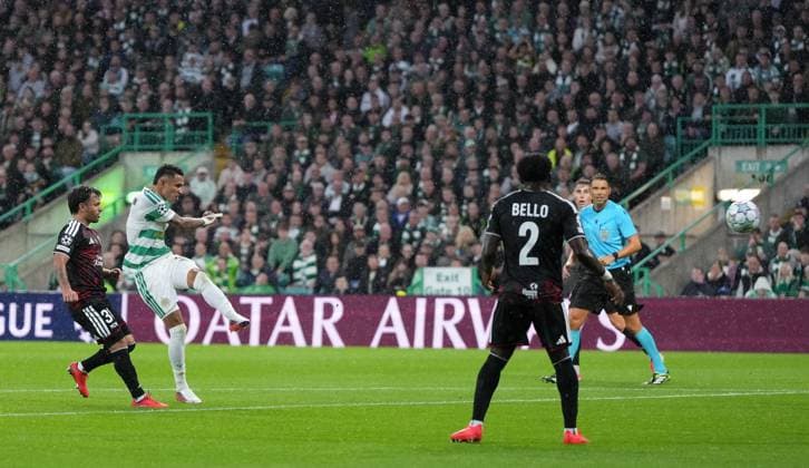 Camilo Duran of Celtic scores to give Celtic a 2-0 lead. Celtic v LASK, UEFA Champions League, Play Off Round, First Leg, Football, Celtic Park, Glasgow, Scotland, UK - 19 Aug 2026Glasgow Celtic Park United Kingdom  Copyright: xStuartxWallace Shutterstockx 17104271bc