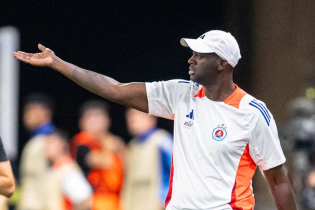 Coach Yaya Toure gesticulates during Champions League qualifying playoff match, SK Slovan Bratislava - NK Celje , 19. august 2026, Tehelne pole Stadium, Bratislava, Slovakia Copyright: xMICHALxFAJT,ZOSPORTU.SKx MAR_8452