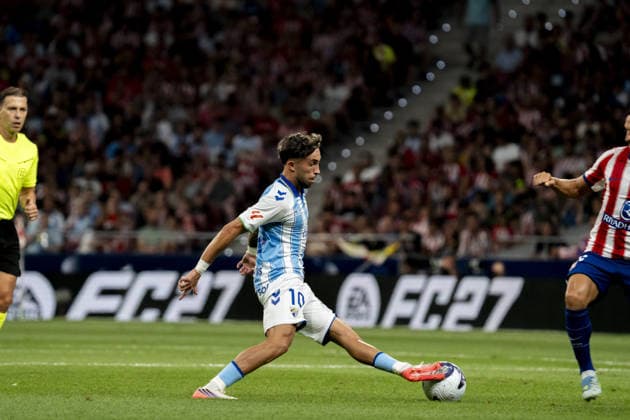 MADRID, SPAIN - AUGUST 19: David Larrubia (N10) dribbling during La Liga match between Atlético de Madrid and Malaga at the Estadio Riyadh Air Metropolitano on the 19th of august, 2026 in Madrid, Spain  Copyright: xAndresxLopezxSheridanxx xSPPx Sportspressphoto_SPR210921