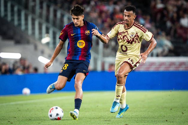 August 19, 2026, Barcelona, Spain, Spain: Brian FARINAS of Barcelona and Omar EL SAAIY of Al Ahly during the Joan Gamper Trophy, Friendly match between FC Barcelona, Barca and Al Ahly SC at Spotify Camp Nou Stadium on August 19, 2026 in Barcelona, Spain. Barcelona Spain - ZUMAm308 20260819_zsp_m308_001 Copyright: xMatthieuxMirvillex