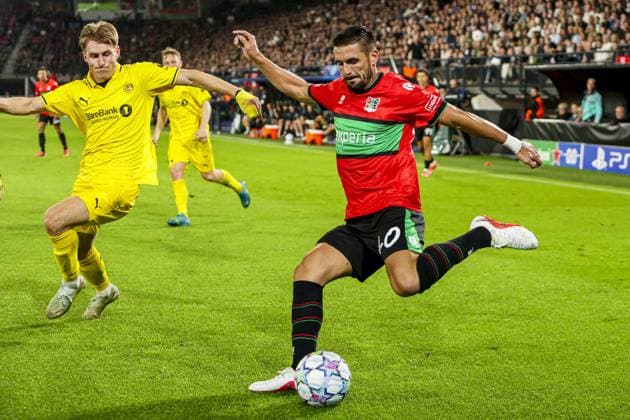 NIJMEGEN - Dusan Tadic of NEC Nijmegen passes the ball during the UEFA Champions League Play-offs match between NEC Nijmegen and FK Bodo Glimt at the Goffertstadion on August 19, 2026 in Nijmegen, the Netherlands. WART BRINKERHOF ANP xVIxANPxSportx xMarcelxterxBalsxIVx 565836722 originalFilename: 565836722.jpg
