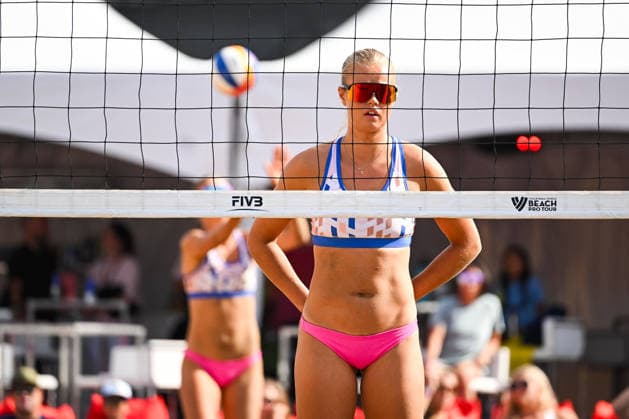MONTREAL, QC - AUGUST 19: Cirkeline Roed Hog (DEN) waits for Sofia Norager Bisgaard (DEN) to serve the ball during a qualification match at Beach Pro Tour Montreal Elite 16 on August 19, 2026 at Parc Jean-Drapeau in Montreal, QC (Photo by David Kirouac Icon Sportswire) VOLLEYBALL: AUG 19 Beach Pro Tour Montreal Elite 16 EDITORIAL USE ONLY Icon26081908326