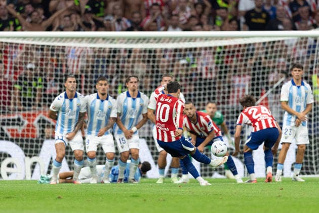 MADRID, SPAIN - AUGUST 19: Alex Baena of Atletico de Madrid shoots for goal during the LaLiga EA Sports football match between Atletico de Madrid and Malaga CF at Estadio Riyadh Air Metropolitano on August 19, 2026 in Madrid, Spain. (Photo by Ricardo Nogueira Sports Press Photo)  Copyright: xRicardoxNogueira SportsxPressxPhotox Sportspressphoto_SPR210980