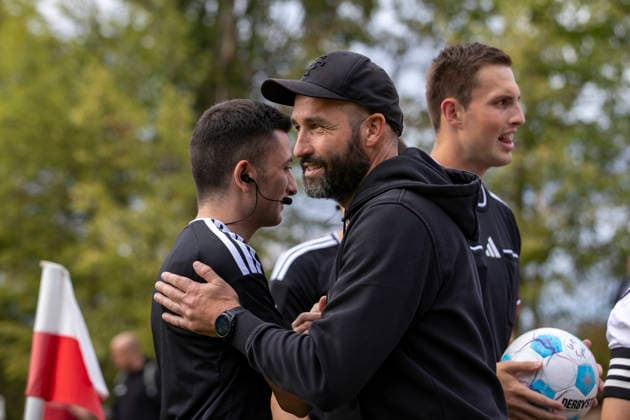U19 DFB-Nachwuchsliga - Vorrunde Gruppe C: FC Rot-Weiß Erfurt vs. 1. FC Nürnberg; Erfurt; 19.08.2026 Tobias Busse (Trainer; FC Rot-Weiß Erfurt U19) U19 DFB-Nachwuchsliga - Vorrunde Gruppe C: FC Rot-Weiß Erfurt vs. 1. FC Nürnberg; Hauptplatz Cyriaksgebreite Erfurt; 19.08.2026 DFB REGULATIONS PROHIBIT ANY USE OF PHOTOGRAPHS AS IMAGE SEQUENCES AND OR QUASI-VIDEO. *** U19 DFB Youth League Preliminary Round Group C FC Rot Weiß Erfurt vs. 1. FC Nürnberg Erfurt, August 19, 2026 Tobias Busse, Coach, FC Rot Weiß Erfurt U19 U19 DFB Youth League Preliminary Round Group C FC Rot Weiß Erfurt vs. 1. FC Nürnberg Main Field Cyriaksgebreite, Erfurt, August 19, 2026 DFB regulations prohibit any use of photographs as image sequences and or quasi-video Copyright: xBEAUTIFULxSPORTS Duehringx