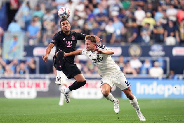 August 19, 2026, Chester, Pennsylvania, USA: Philadelphia Union Forward BRUNO DAMIANI (9) and Inter Miami Midfielder CASEMIRO (5) battle for the ball during the first half of an MLS, Fussball Herren, USA match at Subaru Park in Chester. Chester USA - ZUMAc04_ 20260819_zma_c04_070 Copyright: xKylexRoddenx