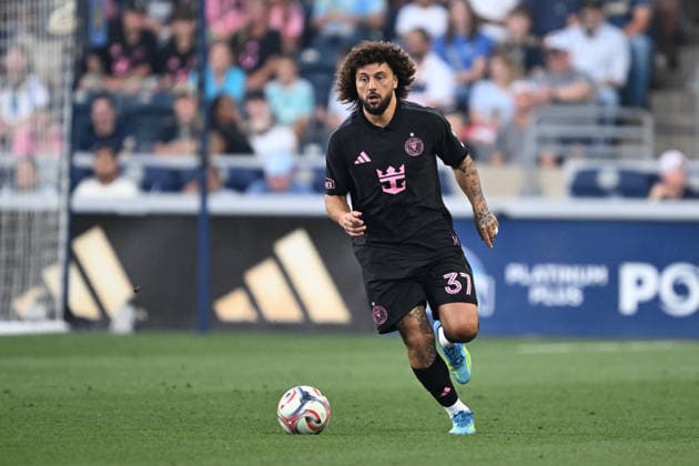 CHESTER, PA - AUGUST 19: Inter Miami CF defense Maximiliano Falcon 37 dribbles the ball during the game between the Philadelphia Union and Inter Miami CF on August 19th, 2026 at Subaru Park in Chester, PA. (Photo by Terence Lewis Icon Sportswire) SOCCER: AUG 19 MLS, Fussball Herren, USA Philadelphia Union vs Inter Miami CF EDITORIAL USE ONLY Icon260819017