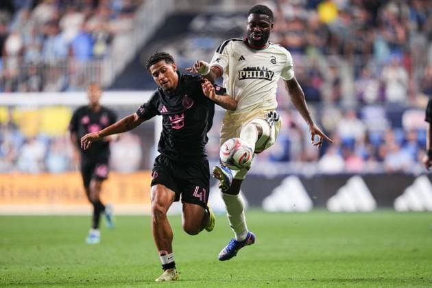 MLS, Fussball Herren, USA 2026: Union Vs Miami AUG 19 August 19, 2026: Philadelphia Union Forward Ezekiel Alladoh (23) and Inter Miami Midfielder David Ruiz (41) battle for the ball during the second half of an MLS match at Subaru Park in Chester, Pennsylvania. Kyle Rodden CSM (Credit Image: Â Kyle Rodden Cal Media) Chester Pennsylvania United States of America EDITORIAL USE ONLY Copyright: xx ZUMA-20260819_zma_c04_082.jpg KylexRoddenx csmphotothree512888