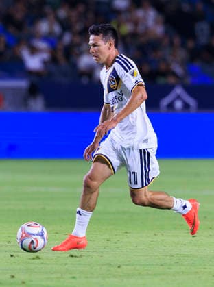 August 19, 2026, Carson, California, USA: Hirving Lozano 11 of the LA Galaxy makes a shot on target during their regular season MLS, Fussball Herren, USA game against the San Jose Earthquakes on Wednesday August 19, 2026 at the Dignity Health Sports Park Stadium in Carson, California. ARIANA RUIZ PI Carson USA - ZUMAp124 20260819_zaa_p124_004 Copyright: xArianaxRuizx