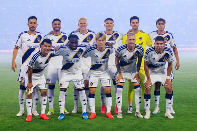 August 19, 2026, Carson, California, USA: The LA Galaxy pose for their team photos during their regular season MLS, Fussball Herren, USA game against the San Jose Earthquakes on Wednesday August 19, 2026 at the Dignity Health Sports Park Stadium in Carson, California. ARIANA RUIZ PI Carson USA - ZUMAp124 20260819_zaa_p124_008 Copyright: xArianaxRuizx