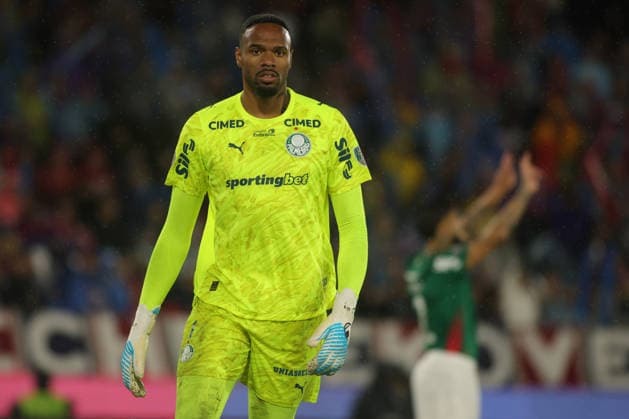 Goalkeeper Carlos Miguel of SE Palmeiras looks on. Club Cerro Porteno v SE Palmeiras - Copa Libertadores Round of 16 second leg match - ASUNCION, PARAGUAY - AUGUST 19, 2026 Copyright: xSoccerxImagesx
