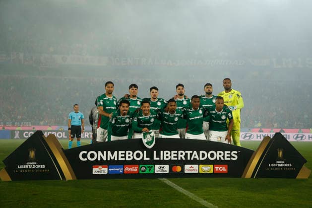 The starting eleven of SE Palmeiras pose for a team photo Back row (L-R): Murilo Cerqueira, Alexander Barboza, Gustavo Gomez, Marlon Freitas, Lucas Evangelista, Carlos Miguel. Front row (L-R): Jhon Arias, Allan, Vitor Roque, Joaquin Piquerez, JosÃ Manuel Lopez. Club Cerro Porteno v SE Palmeiras - Copa Libertadores Round of 16 second leg match - ASUNCION, PARAGUAY - AUGUST 19, 2026 Copyright: xSoccerxImagesx