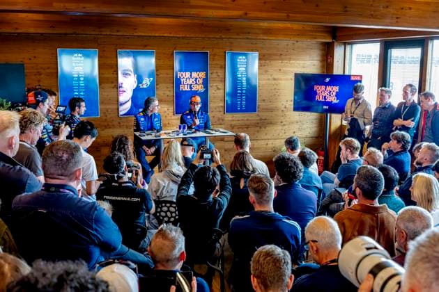 ZANDVOORT - Formule 1 rijder Max Verstappen of Oracle Red Bull Racing tijdens de persconferentie over zijn contractverlenging tot 2030 tijdens de Formule 1 Zandvoort op het Circuit Zandvoort op 20 augustus 2026 in Zandvoort, Nederland. - *** ZANDVOORT Formula 1 driver Max Verstappen of Oracle Red Bull Racing during the press conference regarding his contract extension through 2030 at the Formula 1 race in Zandvoort at the Circuit Zandvoort on August 20, 2026, in Zandvoort, the Netherlands