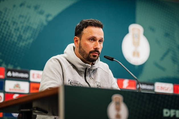 DFB-Pokal Pressekoferenz: Lüneburger SK - SV Werder Bremen, 20.08.2026 Tarek Gibbah (Trainer Lüneburger SK Hansa); Fußball, DFB-Pokal, Pressekonferenz: Lüneburger SK vs. SV Werder Bremen am 20.08.2026 im Millerntor-Stadion, Hamburg DFB REGULATIONS PROHIBIT ANY USE OF PHOTOGRAPHS AS IMAGE SEQUENCES AND OR QUASI-VIDEO. *** DFB Cup Press Conference: Lüneburger SK vs. SV Werder Bremen, August 20, 2026—Tarek Gibbah, Coach of Lüneburger SK Hansa Soccer, DFB Cup, Press Conference: Lüneburger SK vs. SV Werder Bremen on August 20, 2026, at Millerntor Stadium, Hamburg. DFB regulations prohibit any use of photographs as image sequences and or quasi-video. Copyright: xBEAUTIFULxSPORTS Tonhäuserx