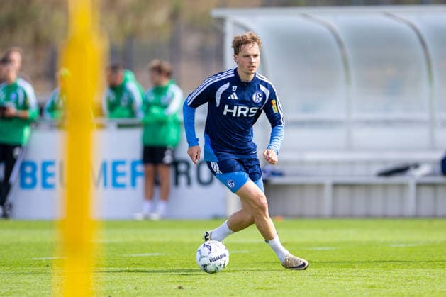 20.08.2026, Fussball, Training des FC Schalke 04. Finn Porath (FC Schalke 04). Gelsenkirchen Trainingsgelände FC Schalke 04 NRW Deutschland xRHR-FOTO YYx *** August 20, 2026, Soccer, FC Schalke 04 practice Finn Porath FC Schalke 04 Gelsenkirchen FC Schalke 04 training facility NRW Germany xRHR PHOTO YYx Copyright: RHR-FOTOx RHR-FOTO YY