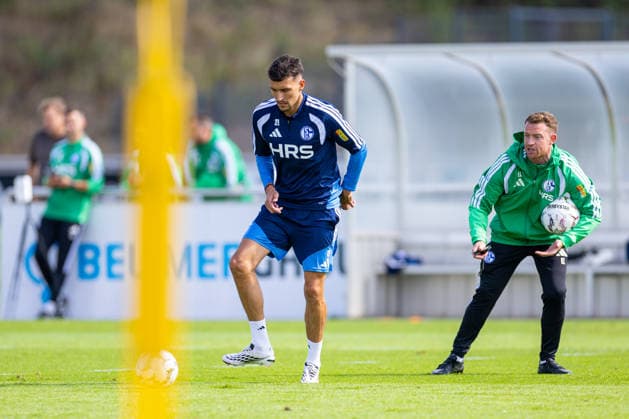 20.08.2026, Fussball, Training des FC Schalke 04. Dejan Ljubicic (FC Schalke 04). Gelsenkirchen Trainingsgelände FC Schalke 04 NRW Deutschland xRHR-FOTO YYx *** August 20, 2026, Soccer, FC Schalke 04 practice Dejan Ljubicic FC Schalke 04 Gelsenkirchen FC Schalke 04 training facility NRW Germany xRHR PHOTO YYx Copyright: RHR-FOTOx RHR-FOTO YY