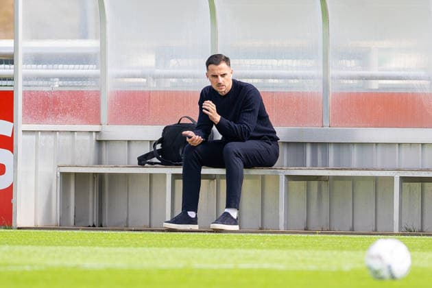 20.08.2026, Fussball, Training des FC Schalke 04. Kaderplaner Maximilian Lüftl (FC Schalke 04). Gelsenkirchen Trainingsgelände FC Schalke 04 NRW Deutschland xRHR-FOTO YYx *** August 20, 2026, Soccer, FC Schalke 04 training session; squad planner Maximilian Lüftl; FC Schalke 04, Gelsenkirchen; FC Schalke 04 training facility; North Rhine-Westphalia, Germany; xRHR PHOTO YYx Copyright: RHR-FOTOx RHR-FOTO YY
