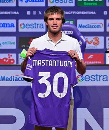 Foto IPP Lisa Guglielmi Firenze 19-08-2026 Calcio Fiorentina 2026 2027 presentazione del nuovo calciatore Franco Mastantuono nella foto Franco Mastantuono (Fiorentina) italy photo press world copyright italy ITALY  Copyright: xR4924_italyphotopressx