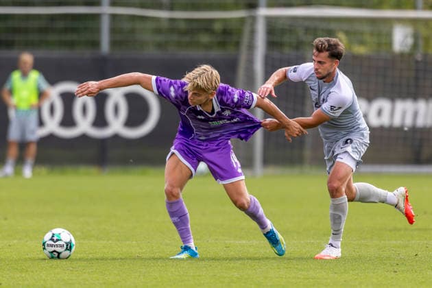 Ingolstadt, Deutschland 20. August 2026: Testspiel - 2026 2027 - FC Ingolstadt 04 gegen BSG Chemie Leipzig Im Bild: v. li. im Zweikampf Max Plath (FCI) und Luis Joacobi (BSG Chemie) Audi Sportpark Bayern *** Ingolstadt, Germany, August 20, 2026; Friendly Match 2026–2027: FC Ingolstadt 04 vs. BSG Chemie Leipzig; Pictured, from left, in a tackle: Max Plath (FCI) and Luis Joacobi (BSG Chemie); Audi Sportpark Bayern Copyright: xFotostandx xSchäferx