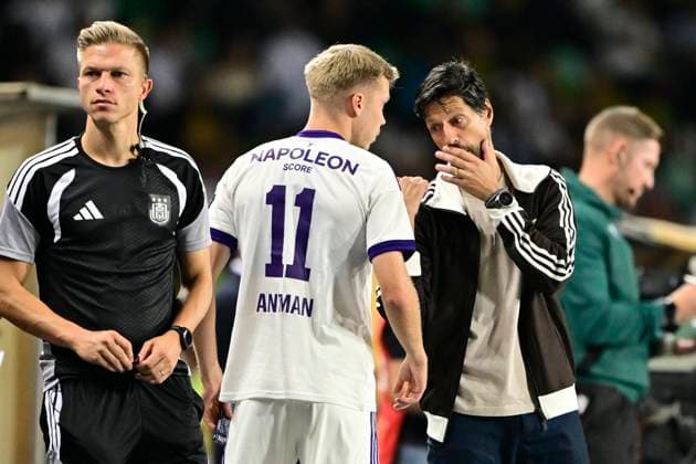 Kairat Almaty v RSC Anderlecht - UEFA Europa League ALMATY, KAZACHSTAN - AUGUST 20 : Antman Oliver forward of RSC Anderlecht and Bruno Vitor head coach of RSC Anderlecht during the UEFA Europa League 2026 27 play-off round first leg between Kairat Almaty and RSC Anderlecht on August 20, 2026 in Almaty, Kazachstan, 20 08 2026 Almaty Kazachstan  Copyright: xJanxDexMeuleneirx