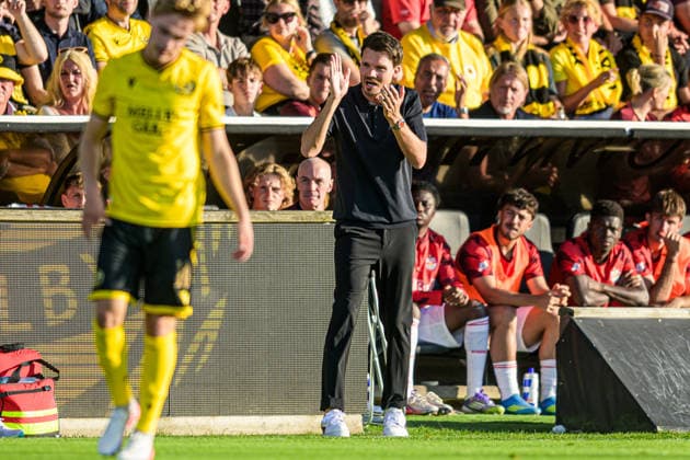 260820 Coach head Danny Röhl of FC Red Bull Salzburg during the Europa League qualifying football match between Mjällby and FC Red Bull Salzburg on August 20, 2026 in Hällevik. Photo: Christoffer Borg Mattisson BILDBYRAN COP 261 CB0549 fotboll football soccer fotball uefa europa league europa league mjällby fc red bull salzburg bbeng *** August 20, 2026: FC Red Bull Salzburg head coach Danny Röhl during the Europa League qualifying soccer match between Mjällby and FC Red Bull Salzburg on August 20, 2026 in Hällevik. Photo by Christoffer Borg Mattisson, BILDBYRAN COP 261 CB0549 soccer football UEFA Europa League Mjällby FC Red Bull Salzburg bbeng  Copyright: CHRISTOFFERxBORGxMATTISSON BB260820CB043