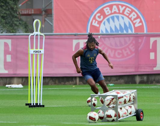 20.08.2026, FC Bayern Training, FCB Campus Muenchen, Fussball, Muenchen, im Bild: Serge Gnabry (FC Bayern Muenchen) *** August 20, 2026, FC Bayern Training, FCB Campus Munich, Soccer, Sports, Munich, Pictured: Serge Gnabry, FC Bayern Munich