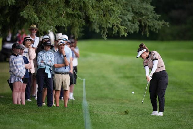 August 20, 2026, Edmonton, Ab, CANADA: Hannah Green, of Australia, hits her third shot from the rough on the 18th hole during the first round at the CPKC Canadian Women s Open LPGA, Golf Damen golf tournament in Edmonton on Thursday, August 20, 2026. Canada News - August 20, 2026  - ZUMAc35_ 20260820_zaf_c35_005 Copyright: xDarrylxDyckx