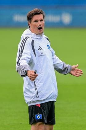 Trainer Merlin Polzin ( HSV ) Deutschland , Hamburg , Volksparkstadion Trainingsgelände , Fussball , 1. Bundesliga , Training des Hamburger SV *** Coach Merlin Polzin, HSV Germany, Hamburg, Volksparkstadion Training Facility, Soccer, Bundesliga 1, Hamburger SV Training