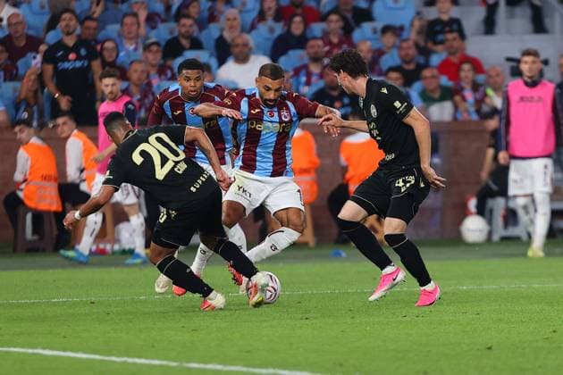 Trabzonspor v Ferencvaros - UEFA Europa League TRABZON, TURKIYE - AUGUST 20: Mohamed Salah (C) of Trabzonspor in action during the first leg of the UEFA Europa League play-off round between Trabzonspor and Ferencvaros at Papara Park in Trabzon, Turkiye on August 20, 2026. Hasan Tascan Anadolu Trabzon Turkey. Editorial use only. Please get in touch for any other usage.  Copyright: x2026xAnadoluxHasanxTascanx