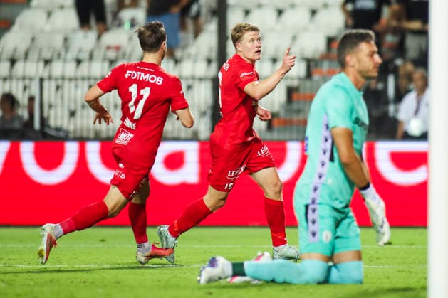Conference League i fotball 2026: PAOK-Brann Thessaloniki 20260820. Branns Kristian Eriksen feirer sin 0-1 scoring sammen med Bard Finne under playoff-kampen i Conference League-kvalifiseringen i fotball mellom PAOK og Brann pa Toumba Stadium. Foto: Spiros Makridis NTB Thessaloniki Hellas EDITORIAL USE ONLY. RESTRICTED USE FOR BETTING COMPANIES Ref:_SPOi7C_qEseS8M.jpg *** 2026 Conference League in soccer: PAOK vs. Brann, Thessaloniki, August 20, 2026. Brann’s Kristian Eriksen celebrates his 0-1 goal alongside Bard Finne during the Conference League qualifying playoff match between PAOK and Brann at Toumba Stadium. Photo: Spiros Makridis, NTB, Thessaloniki, Greece. EDITORIAL USE ONLY. RESTRICTED USE FOR BETTING COMPANIES.  Copyright: xSpirosxMakridisx xNTBx