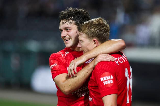 Conference League i fotball 2026: PAOK-Brann Thessaloniki 20260820. Branns Kristian Eriksen feirer sin 0-1 scoring sammen med Denzel De Roeve under playoff-kampen i Conference League-kvalifiseringen i fotball mellom PAOK og Brann pa Toumba Stadium. Foto: Spiros Makridis NTB Thessaloniki Hellas EDITORIAL USE ONLY. RESTRICTED USE FOR BETTING COMPANIES Ref:_SPOSTD8l_Gw_Rc.jpg *** 2026 Conference League in Soccer: PAOK vs. Brann, Thessaloniki, August 20, 2026. Brann s Kristian Eriksen celebrates his 0-1 goal alongside Denzel De Roeve during the Conference League qualifying playoff match between PAOK and Brann at Toumba Stadium. Photo Spiros Makridis, NTB, Thessaloniki, Greece. EDITORIAL USE ONLY. RESTRICTED USE FOR BETTING COMPANIES.  Copyright: xSpirosxMakridisx xNTBx