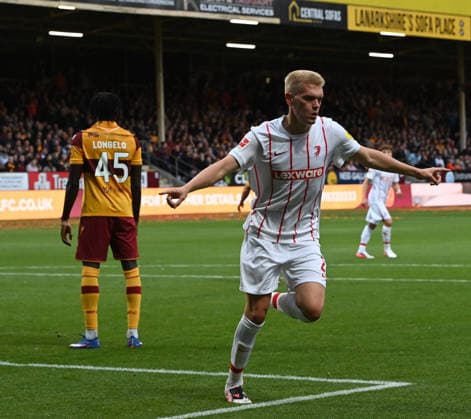 UK: Motherwell v Freiburg, UEFA Conference league at Fir Park in Motherwell, Scotland on 20 August 2026 Motherwell v Freiburg, UEFA Conference league at Fir Park in Motherwell, Scotland on 20 August 2026 Matthias Ginter (Freiburg) scores the equaliser (Photo by Ger Harley Sportpix Sipa USA) Motherwell Fir Park North Lanarkshire Scotland Copyright: xGerxHarleyx