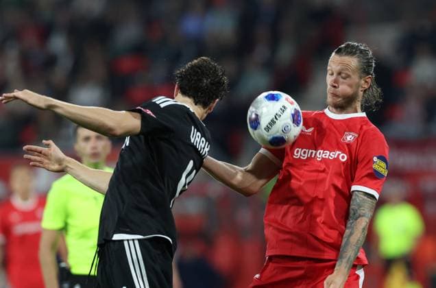 ENSCHEDE - FC Twente aanvaller Wout Weghorst tijdens de UEFA Conference League wedstrijd tussen FC Twente en FK Qarabag in Golsch Veste op 20 augustus 2026 in Enschede , Nederland. - *** ENSCHEDE FC Twente forward Wout Weghorst during the UEFA Conference League match between FC Twente and FK Qarabag at Golsch Veste on August 20, 2026, in Enschede, the Netherlands