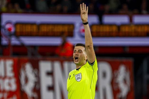 ENSCHEDE - Referee Juxhin Xhaja during the UEFA Conference League match between FC Twente and Qarabag FK at De Grolsch Veste stadium on 20 August 2026 in Enschede, the Netherlands. WART BRINKERHOF ANP xVIxANPxSportx xMarcelxterxBalsxIVx 565892403 originalFilename: 565892403.jpg