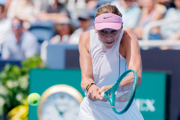 August 20, 2026, Mason, Ohio, U.S: Amanda Anisimova (USA) hits a two-handed backhand during ThursdayÃ¢â‚¬â ¢s quarterfinals at the Cincinnati Open at the Lindner Family Tennis Center , Mason, Oh. Mason U.S - ZUMAs304 20260820_zaf_s304_021 Copyright: xScottxStuartx