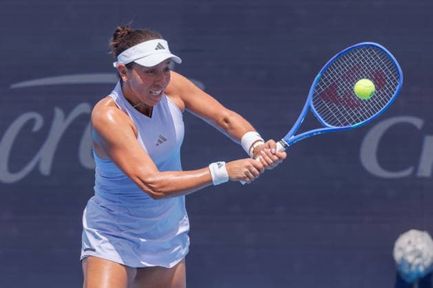 August 20, 2026, Mason, Ohio, U.S: Jessica Pegula (USA) hits a two-handed backhand during ThursdayÃ¢â‚¬â ¢s quarterfinals at the Cincinnati Open at the Lindner Family Tennis Center , Mason, Oh. Mason U.S - ZUMAs304 20260820_zaf_s304_031 Copyright: xScottxStuartx