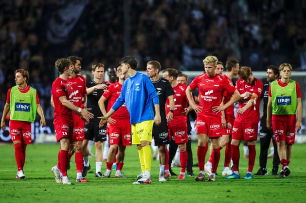 Conference League i fotball 2026: PAOK-Brann Thessaloniki 20260820. Brannspillerne etter playoff-kampen i Conference League-kvalifiseringen i fotball mellom PAOK og Brann pa Toumba Stadium. Kampen endte 1-1. Foto: Spiros Makridis NTB Thessaloniki Hellas EDITORIAL USE ONLY. RESTRICTED USE FOR BETTING COMPANIES Ref:_SPOpsyjjRPG650.jpg *** 2026 Conference League in Soccer: PAOK vs. Brann, Thessaloniki, August 20, 2026. The Brann players after the playoff match in the Conference League soccer qualifiers between PAOK and Brann at Toumba Stadium. The match ended 1–1. Photo: Spiros Makridis, NTB ThThessaloniki, Greece EDITORIAL USE ONLY RESTRICTED USE FOR BETTING COMPANIES  Copyright: xSpirosxMakridisx xNTBx