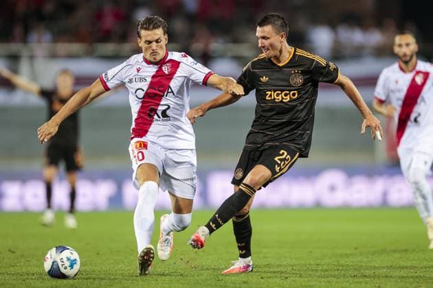 SION , 2008-2026, Stade de Tourbillon , season 2026 2027 , UEFA Conference League play-off football . Match between FC Sion and Ajax, Picture shows FC Sion player Benjamin Kololli and Ajax player Steven Berghuis Sion - Ajax  x205877990x Copyright: