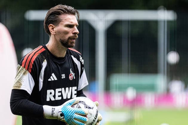 Training, 1.FC Köln, 20.08.2026 Ron-Robert Zieler (1. FC Köln, 20) Training, 1.FC Köln, 20.08.2026 DFL regulations prohibit any use of photographs as image sequences and or quasi video. *** Training, 1. FC Köln, August 20, 2026 Ron Robert Zieler 1. FC Köln, 20 Training, 1. FC Köln, August 20, 2026 DFL regulations prohibit any use of photographs as image sequences and or quasi-video Copyright: xBEAUTIFULxSPORTS Buriakovx