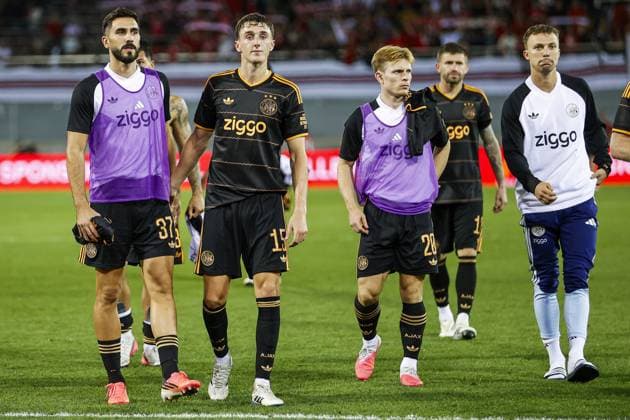SION , 2008-2026, Stade de Tourbillon , season 2026 2027 , UEFA Conference League play-off football . Match between FC Sion and Ajax, Picture shows players of Ajax thanks their fans Sion - Ajax  x205878660x Copyright: