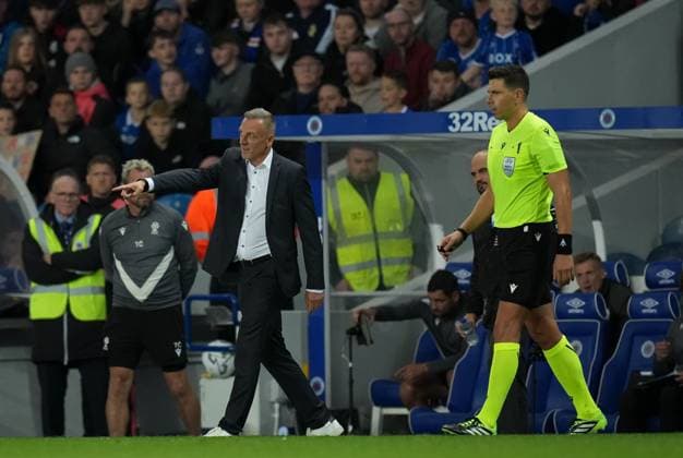 Jablonec Head Coach Lubo Kozel speaks to Referee Marian Barbu before Barbu showed a straight red card to Cameron Devlin of Rangers for a challenge on Jiri Slama of FK Jablonec, following a VAR review. Rangers v Jablonec, UEFA Conference League, Play-Off Round, First Leg, Football, Ibrox Stadium, Glasgow, Scotland, UK - 20 Aug 2026Glasgow Ibrox Stadium Scotland United Kingdom  Copyright: xStuartxWallace Shutterstockx 17108686cb