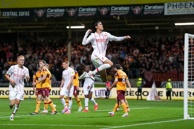 Keisuke Goto (SC Freiburg, 42) Torjubel, Emotionen, Torschuss, Abschluss, Torerfolg, Tor, Treffer , Schottland, Fussball, UEFA Conference League, Play-offs, Hinspiel, 2026 2027, Motherwell FC vs. SC Freiburg, 20.08.2026, Fir Park Stadium, Motherwell Motherwell Fir Park Stadium North Lanarkshire Schottland *** Keisuke Goto SC Freiburg, 42 goal celebration, emotions, shot on goal, finish, goal scored, goal, Scotland, soccer, UEFA Conference League, playoffs, first leg, 2026–2027, Motherwell FC vs. SC Freiburg, August 20, 2026, Fir Park Stadium, Motherwell, Motherwell, Fir Park Stadium, North Lanarkshire, Scotland Copyright: xArnexAmbergx